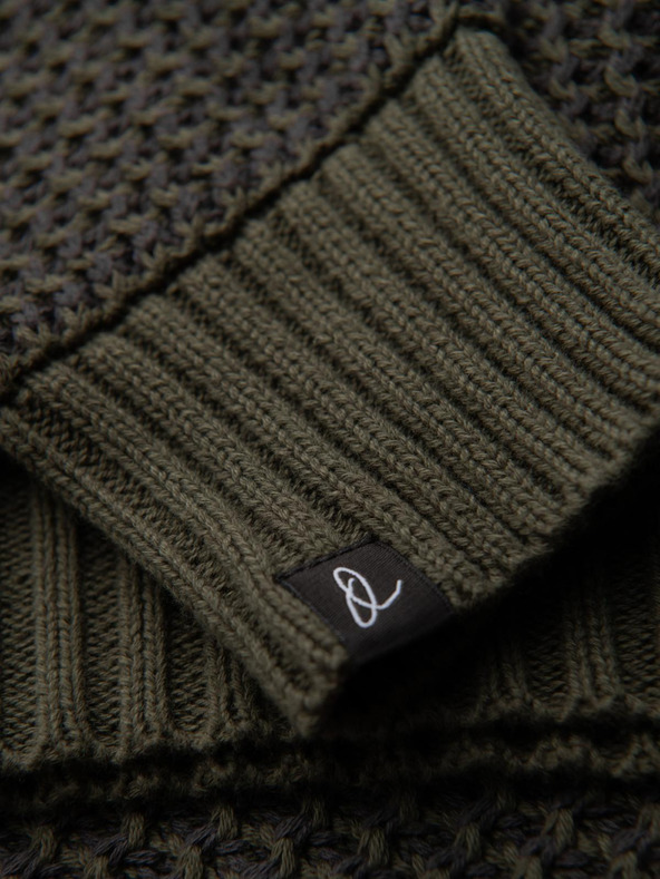 Ombre Clothing Moški pulover s kontrastnim prepletom in okroglim izrezom - temno olivno zelen V2 OM-SWSW-0122 Ombre Clothing