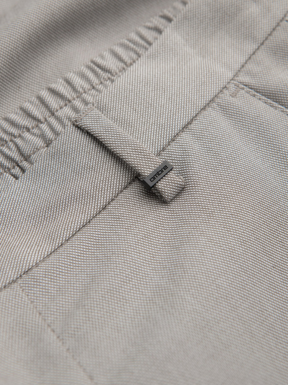 Ombre Clothing Svetlo sive moške hlače Chino Ombre Oblačila