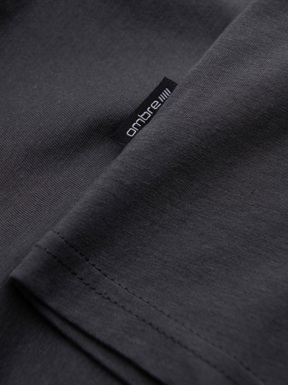 Ombre Clothing Temno siva moška osnovna majica z v-izrezom Ombre Clothing