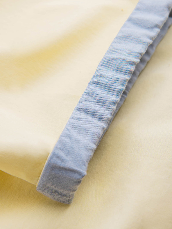 Ombre Clothing Rumene moške hlače chino z robom iz džinsa Ombre Clothing