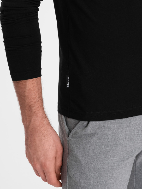 Ombre Clothing Črna moška majica z v-izrezom Ombre Clothing