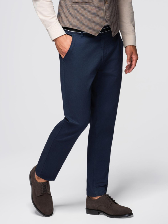 Ombre Clothing Temno modre moške hlače chino z okrasnim pasom Ombre Clothing