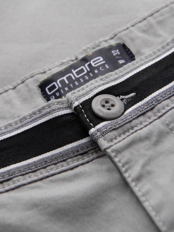 Ombre Clothing Svetlo sive moške hlače chino z okrasnim pasom Ombre Clothing