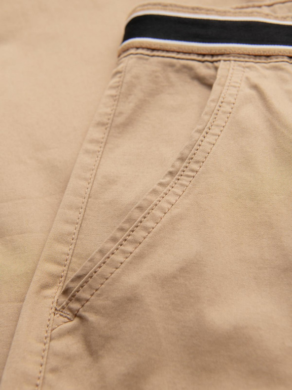 Ombre Clothing bež moške hlače chino z okrasnim pasom Ombre Clothing