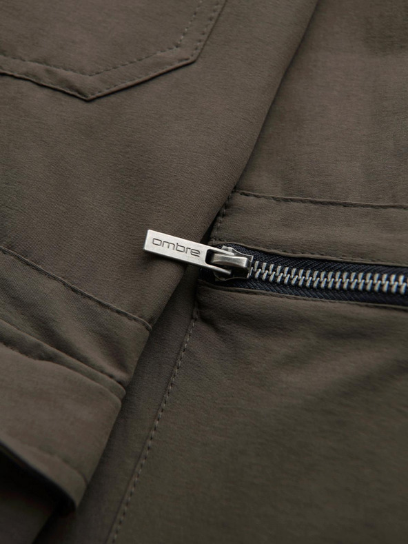 Ombre Clothing Moške jogger hlače z žepi in potiskom temno olivno zelene barve Ombre oblačila
