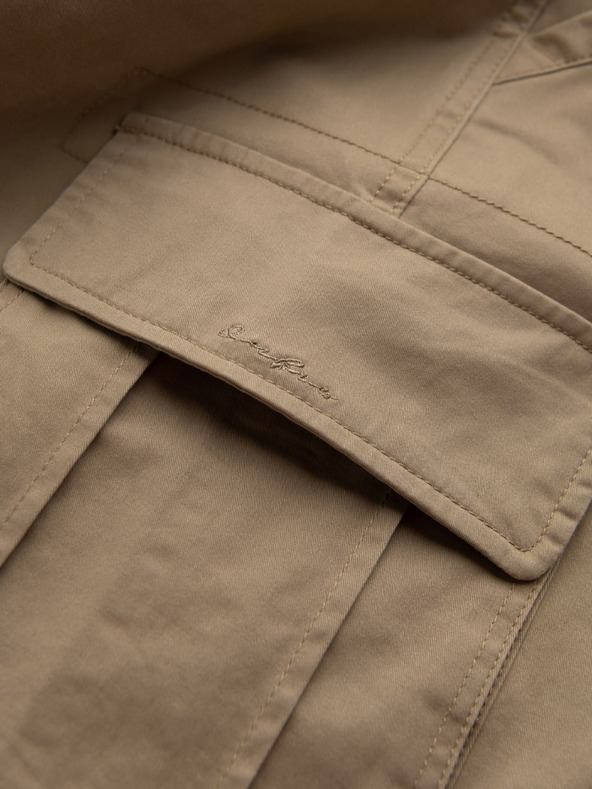 Ombre Clothing Moške enobarvne kratke hlače s tovornimi žepi - peščene V1 OM-SRCG-0133 Ombre oblačila