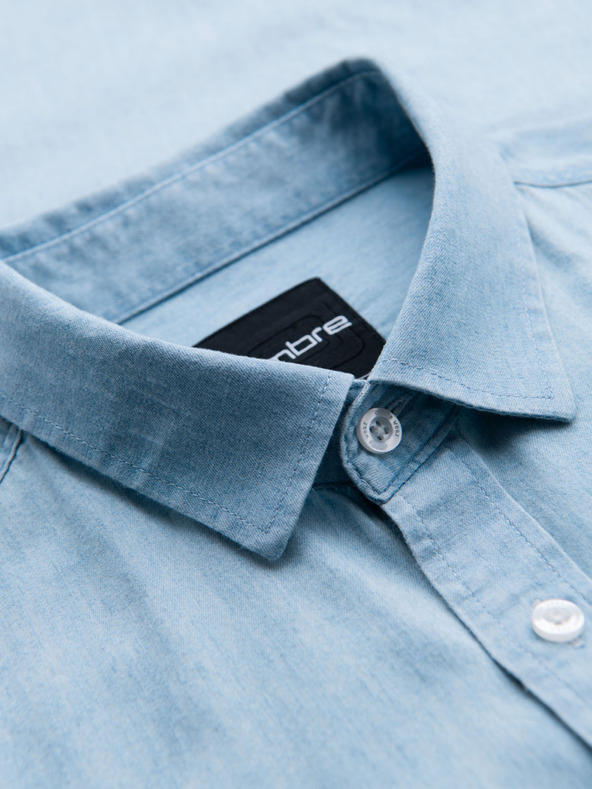 Ombre Clothing Moška majica iz džinsa z izvezenim žepom - svetlo modra Ombre Clothing