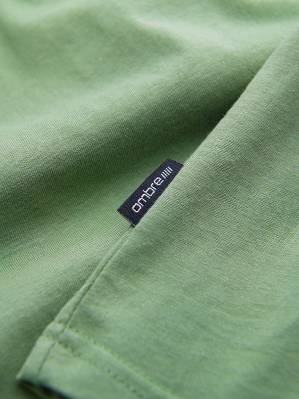 Ombre Clothing Klasična bombažna moška majica BASIC z V-izrezom - zelena V11 OM-TSBS-0145 Ombre Clothing