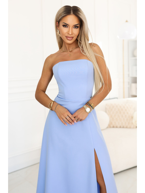 numoco ELARA Korzetnate maksi obleke z razporkom in vezanjem na hrbtu - svetlo modre