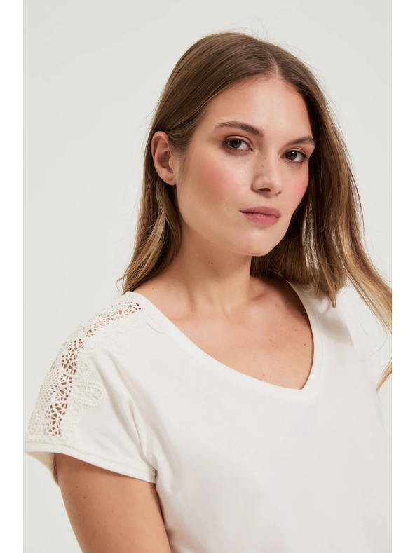Moodo Bluza s čipko na rokavih bela Moodo
