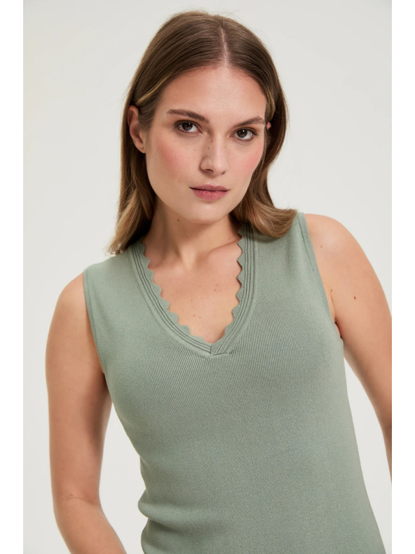 Moodo Gladka olivna majica Moodo