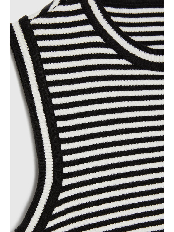 Moodo Top v črtah belo-črn Moodo