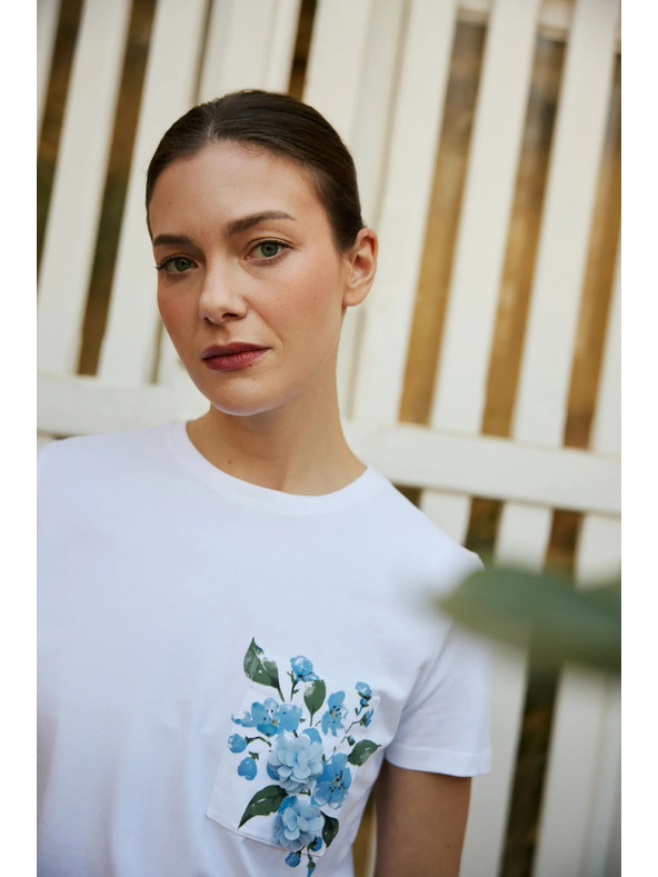 Moodo Srajca z žepom in tiskom bela Moodo