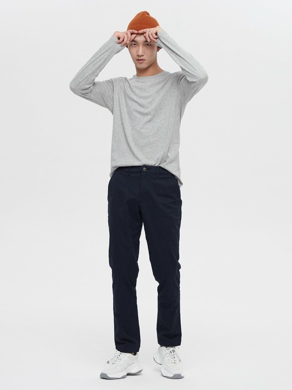 GAP Slim khaki hlače GAP