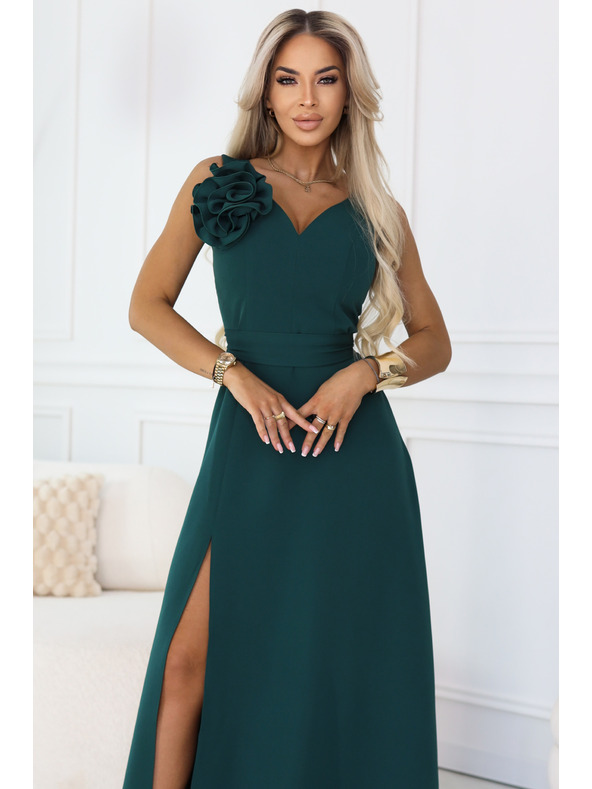 numoco Romantična maxi obleka s cvetlico na ramenu in razporkom - steklenica zelena