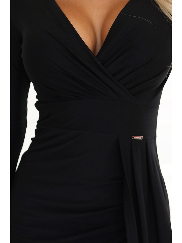 numoco Elegantne dolge šaty z zavihajočim izrezom in razporkom - črne