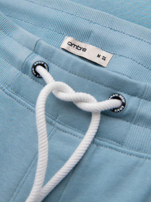 Ombre Clothing Moške bombažne trenirke BASIC z nepodloženimi nogavicami - svetlo modre V7 OM-PABS-0304 Ombre Clothing