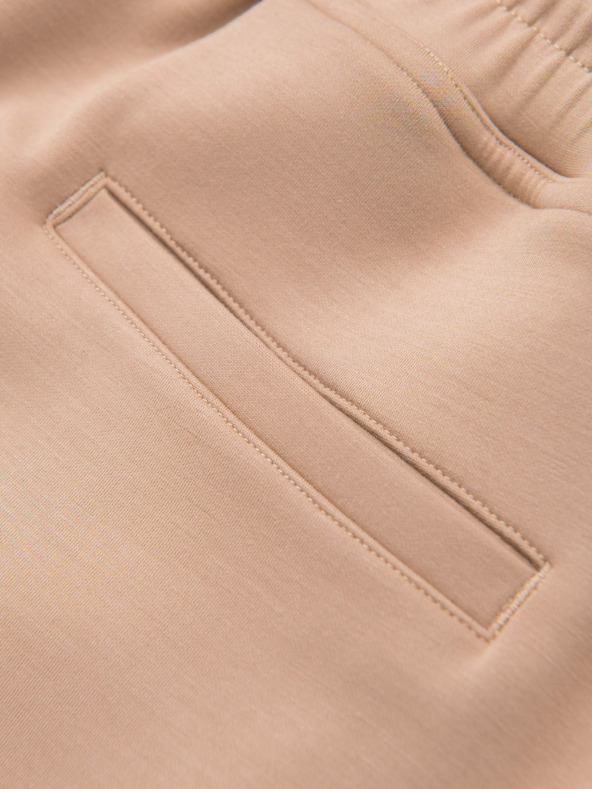 Ombre Clothing Moške trenirke z ravnimi nogavicami iz gladke pletenine - bež V3 OM-PSBC-0221 Ombre Clothing