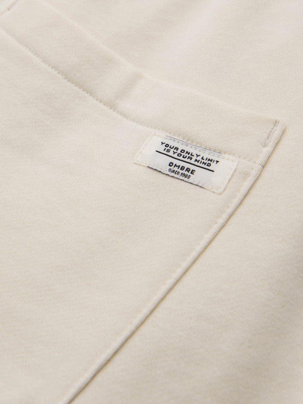 Ombre Clothing Moške bombažne trenirke BASIC z nepodloženimi nogavicami - smetanaste V11 OM-PABS-0304 Ombre Clothing