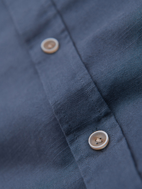 Ombre Clothing Moška lnena srajca s klasičnim ovratnikom in žepi REGULAR FIT - modra V4 OM-SHCS-0134 Ombre Clothing