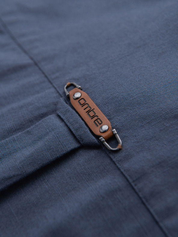 Ombre Clothing Moška lnena srajca s klasičnim ovratnikom in žepi REGULAR FIT - modra V4 OM-SHCS-0134 Ombre Clothing