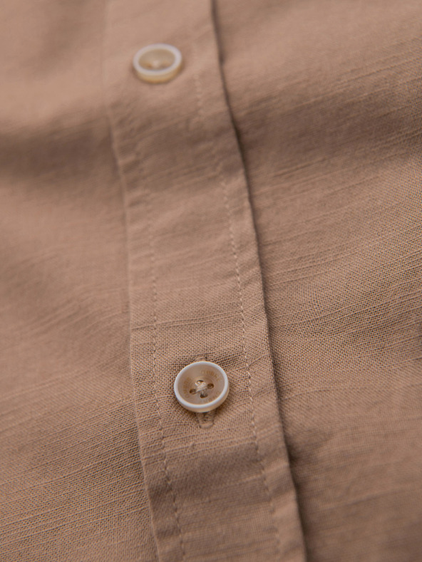 Ombre Clothing Moška lnena srajca s klasičnim ovratnikom in žepi REGULAR FIT - svetlo rjava V7 OM-SHCS-0134 Ombre Clothing