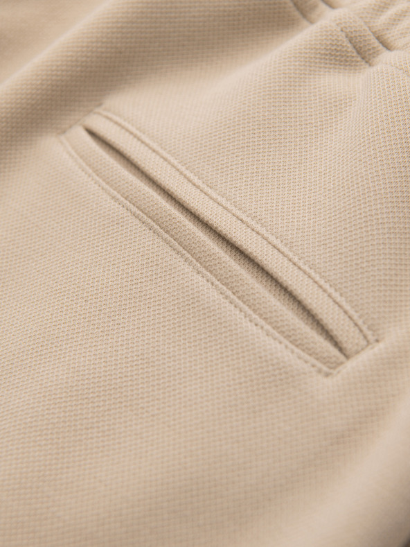 Ombre Clothing Moške strukturirane kratke hlače REGULAR FIT - bež V1 OM-SRSK-0124 Ombre Clothing