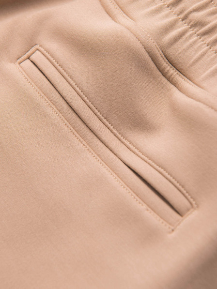 Ombre Clothing Moške kratke hlače REGULAR FIT iz gladke pletenine - bež V3 OM-SRBC-0153 Ombre Clothing