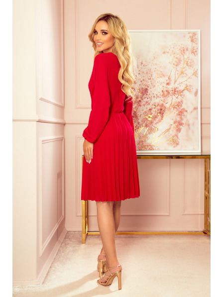 numoco ISABELLE Plisirana obleka z izrezom in dolgimi rokavi - Rdeča