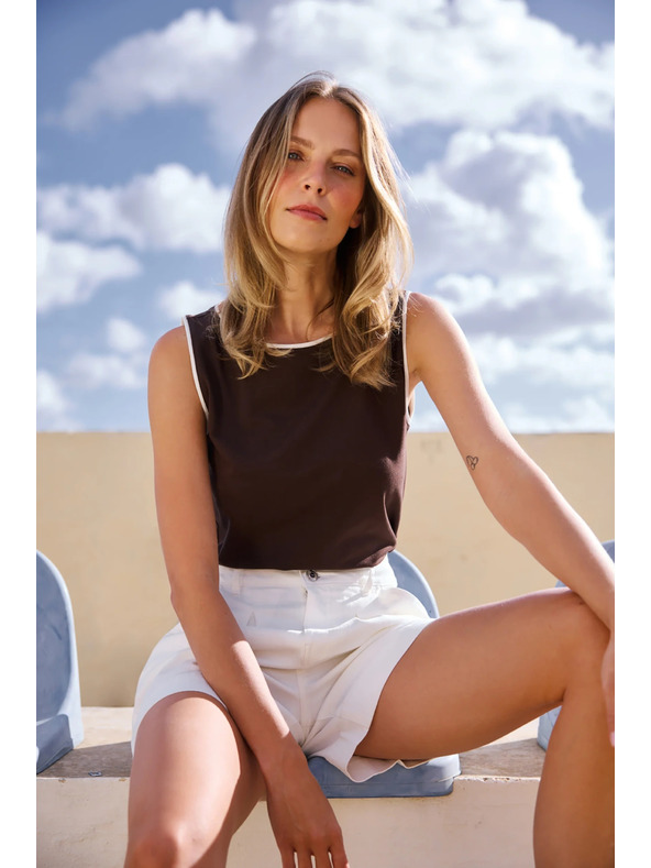 Moodo Gladke kratke hlače bele Moodo