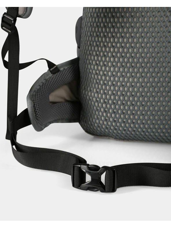 Kilpi Pohodniski in mestni nahrbtnik Kilpi PACIFIC 20-U Svetlo siva