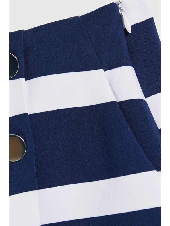 Moodo Kratke hlače s črtami mornarsko modre Moodo