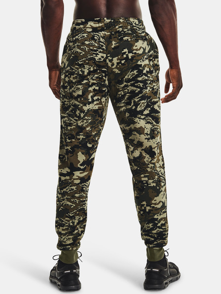 Under Armour Moške spodnji del trenirke Under Armour RIVAL FLC CAMO SCRIPT JGR