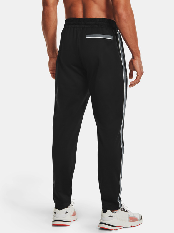 Under Armour Moške spodnji del trenirke Under Armour  Recover Knit Track Pant