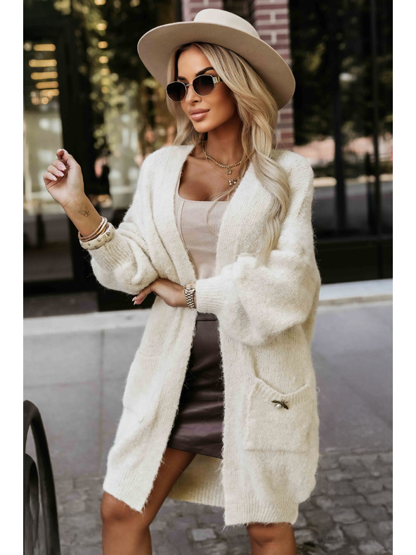 numoco basic Modno oversized kardigana z okrasno broško in praktičnimi žepi - bež