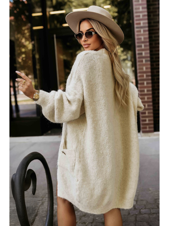 numoco basic Modno oversized kardigana z okrasno broško in praktičnimi žepi - bež