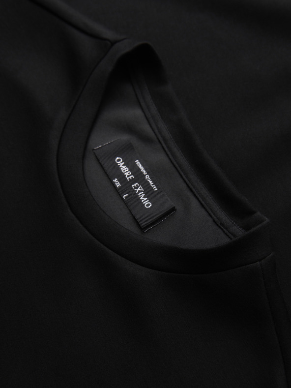 Ombre Clothing Moški pulover z aplikacijo križa in srebrnim kamnom z okroglim izrezom - črna V1 OM-SSNZ-0271 Ombre Clothing