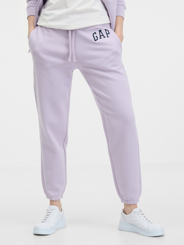 GAP Superge z logotipom GAP