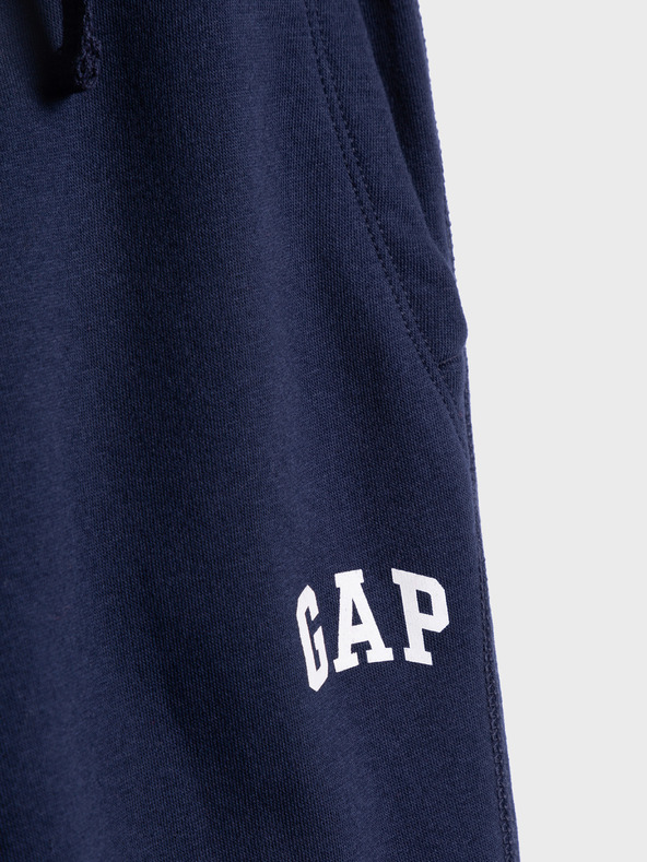 GAP Trenirka Gap logo GAP