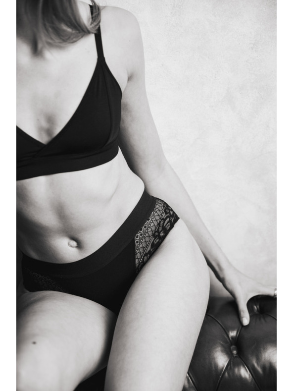 WUKA Menstrualne hlačke WUKA Ultimate™ Lace Hipster - Medium