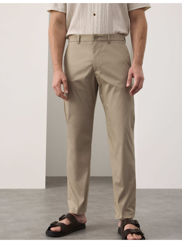 Marks & Spencer Super lahke chino hlače, normalen kroj Marks & Spencer bež