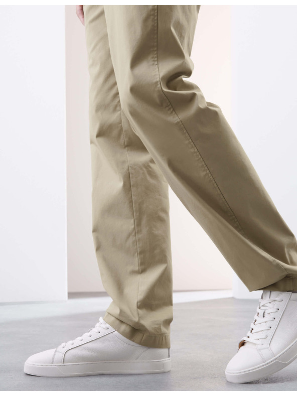 Marks & Spencer Super lahke chino hlače, normalen kroj Marks & Spencer bež