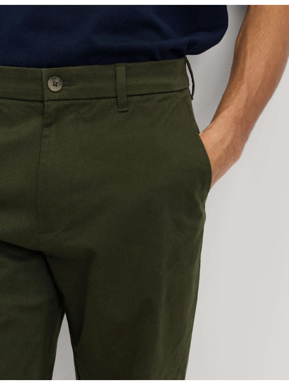 Marks & Spencer Raztegljive hlače chino običajnega kroja Marks & Spencer zelena