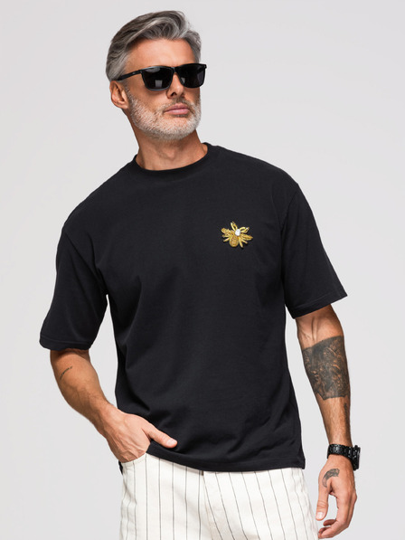 Ombre Clothing Moška majica prostega kroja z aplikacijo čebele na prsih – slonovina V1 OM-TSCT-0275 Ombre Clothing