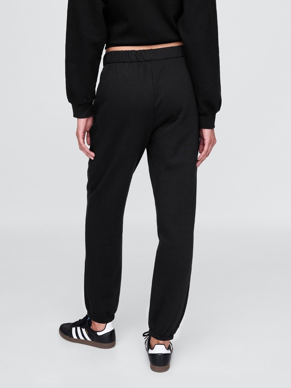 GAP Trenirka v slogu boyfriend GAP
