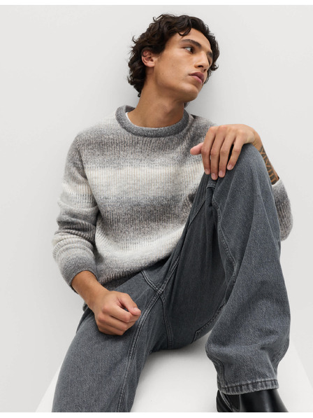 Marks & Spencer Progasti Ombre pulover z okroglim izrezom in volno Marks & Spencer siva