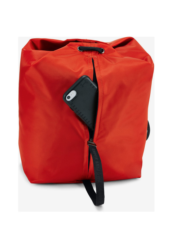 Under Armour Essentials Nahrbtnik